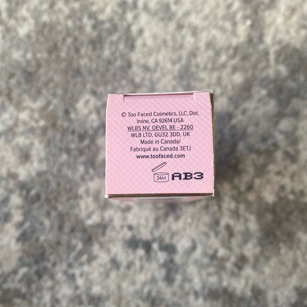 Too Faced Born This Way Soft Matte Foundation - Natural Beige - Picture 7 of 9